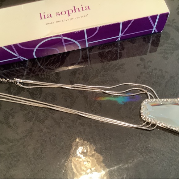New LiaSophia Crystal Necklace - Picture 3 of 3